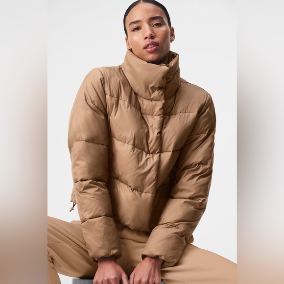 ALO Yoga Jackets & Blazers - ALO Gold Rush Puffer